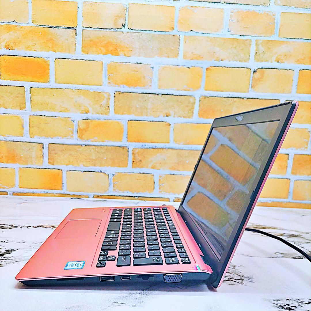 レアなピンク❤️ノートパソコン❣️Core-i3☘️爆速SSD✨軽量・コンパクト