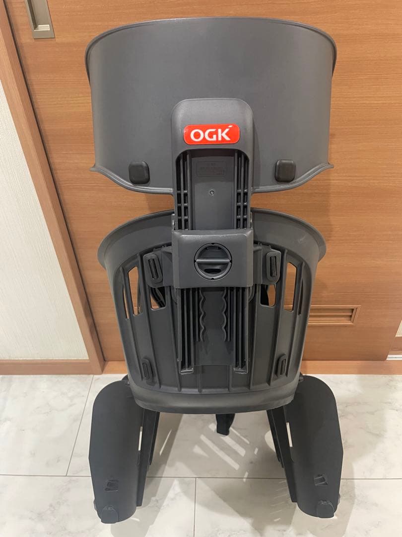 OGKチャイルドシート後ろ