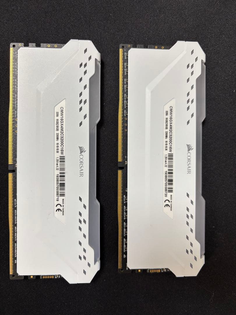メモリー CORSAIR Vengeance 16GB (2 x 8GB) DDR4
