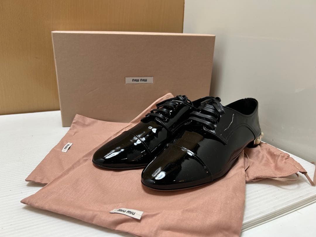 未使用　miumiu ミュウミュウ シューズ 35 1/2 エナメルブラック