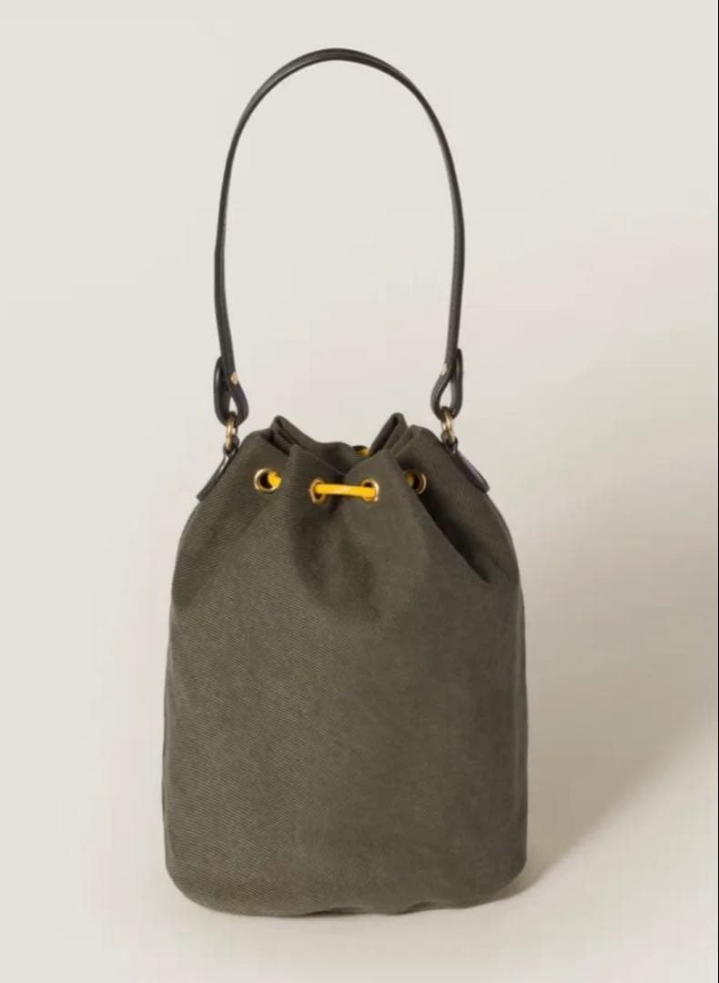 MIU MIU ギャバジン ポーチ　5NR038 2IA7