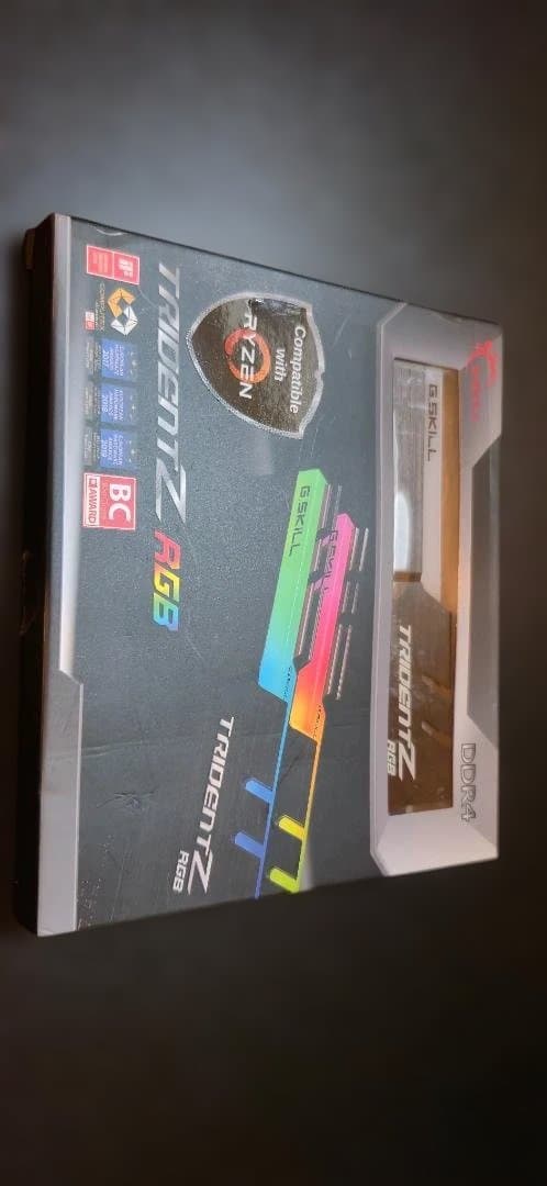 メモリー G.Skill Trident Z RGB DDR4 16GB 3200MHz