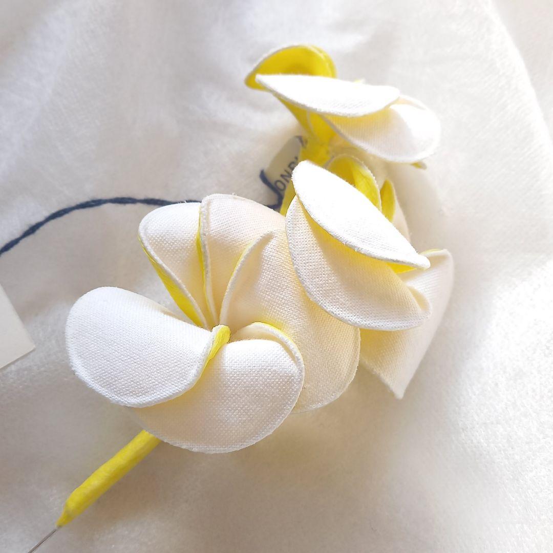 未使用 コサージュピンブローチ ホワイトイエロー マディソンブルー アクセサリー