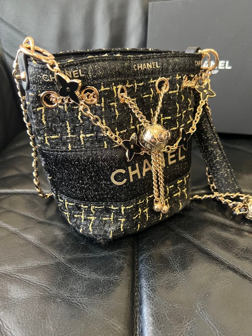 f*s様 CHANELブラックゴールド ツイードバッグ