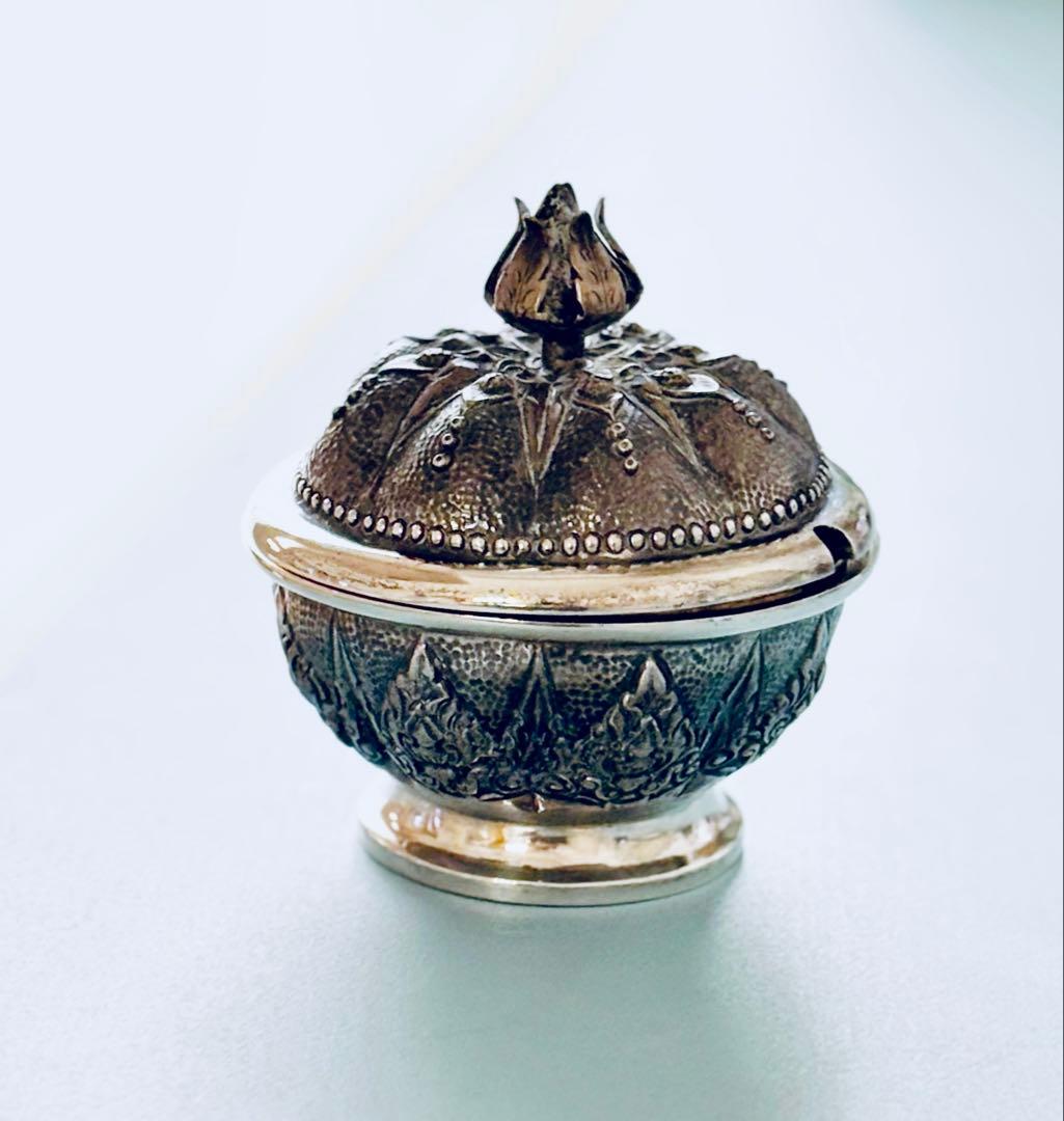《東南アジア工芸 純銀製 蓋付き装飾器 270g／ハンドメイド アンティーク調》