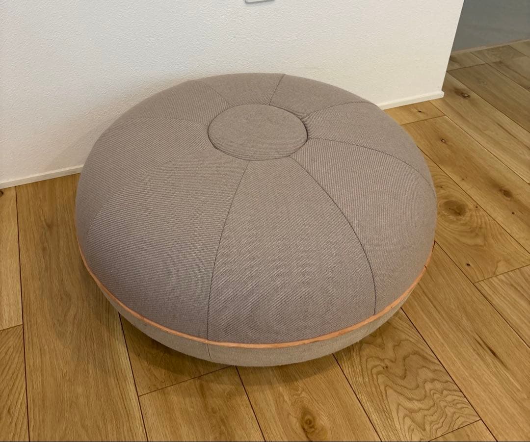 FRITZ HANSEN pouf ラージ ベージュ