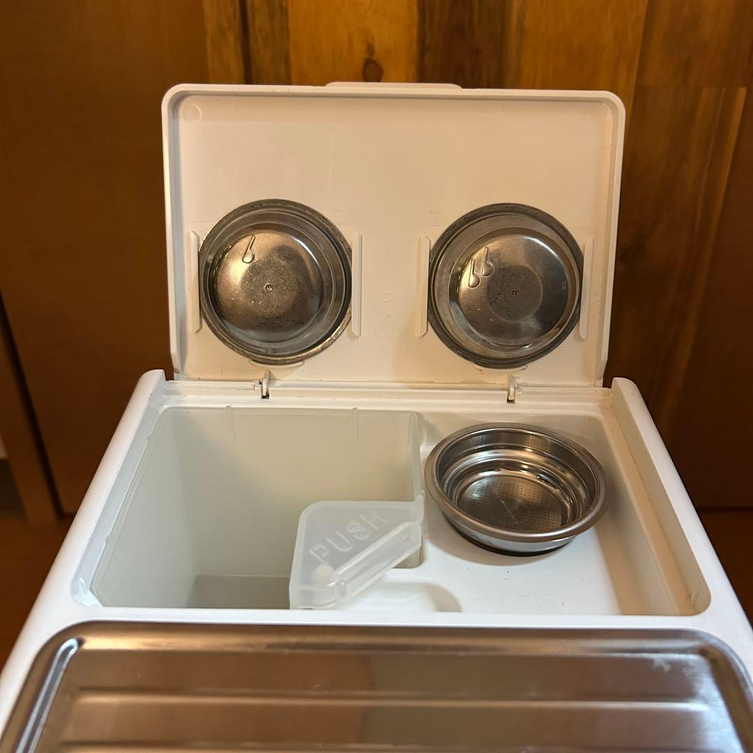 デロンギ　エスプレッソマシン　 ECP3220J-W