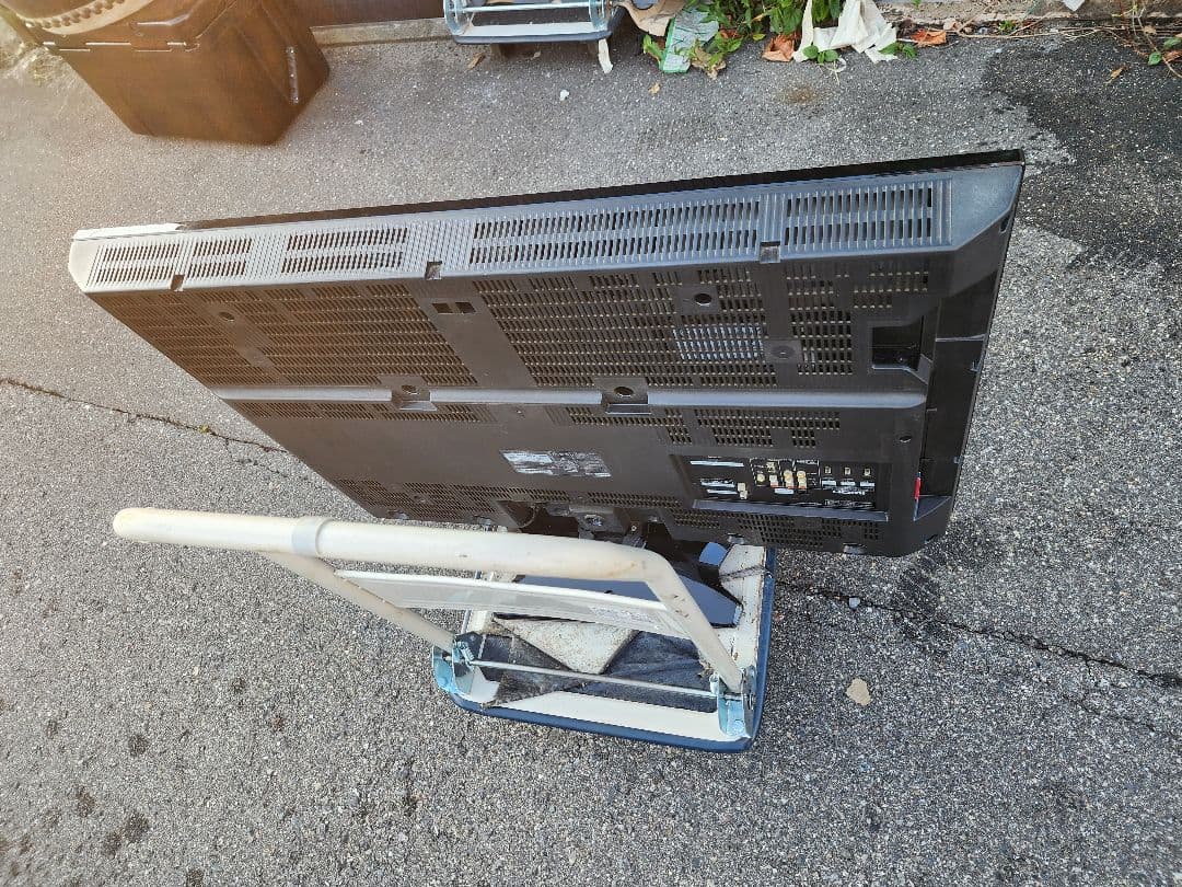 HITACHI Wooo 液晶テレビ　L37-XP05 　リモコンなし