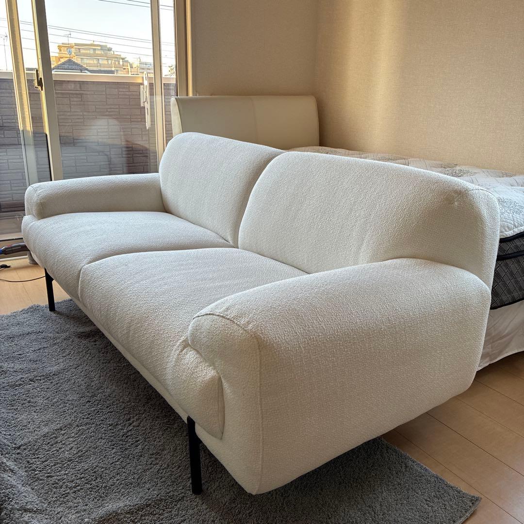 大塚家具ホワイトファブリックソファ モダンデザイン