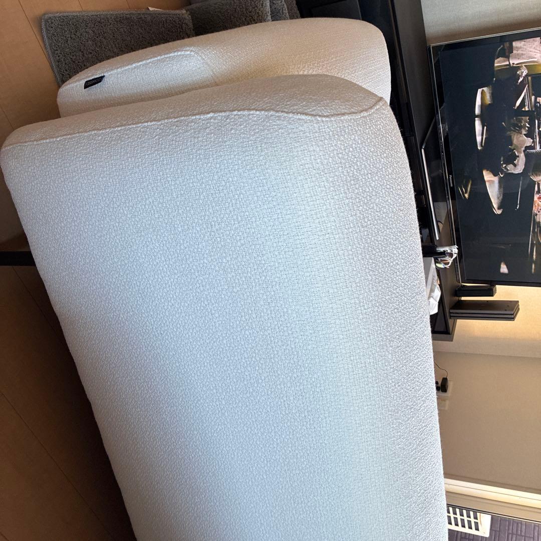 大塚家具ホワイトファブリックソファ モダンデザイン