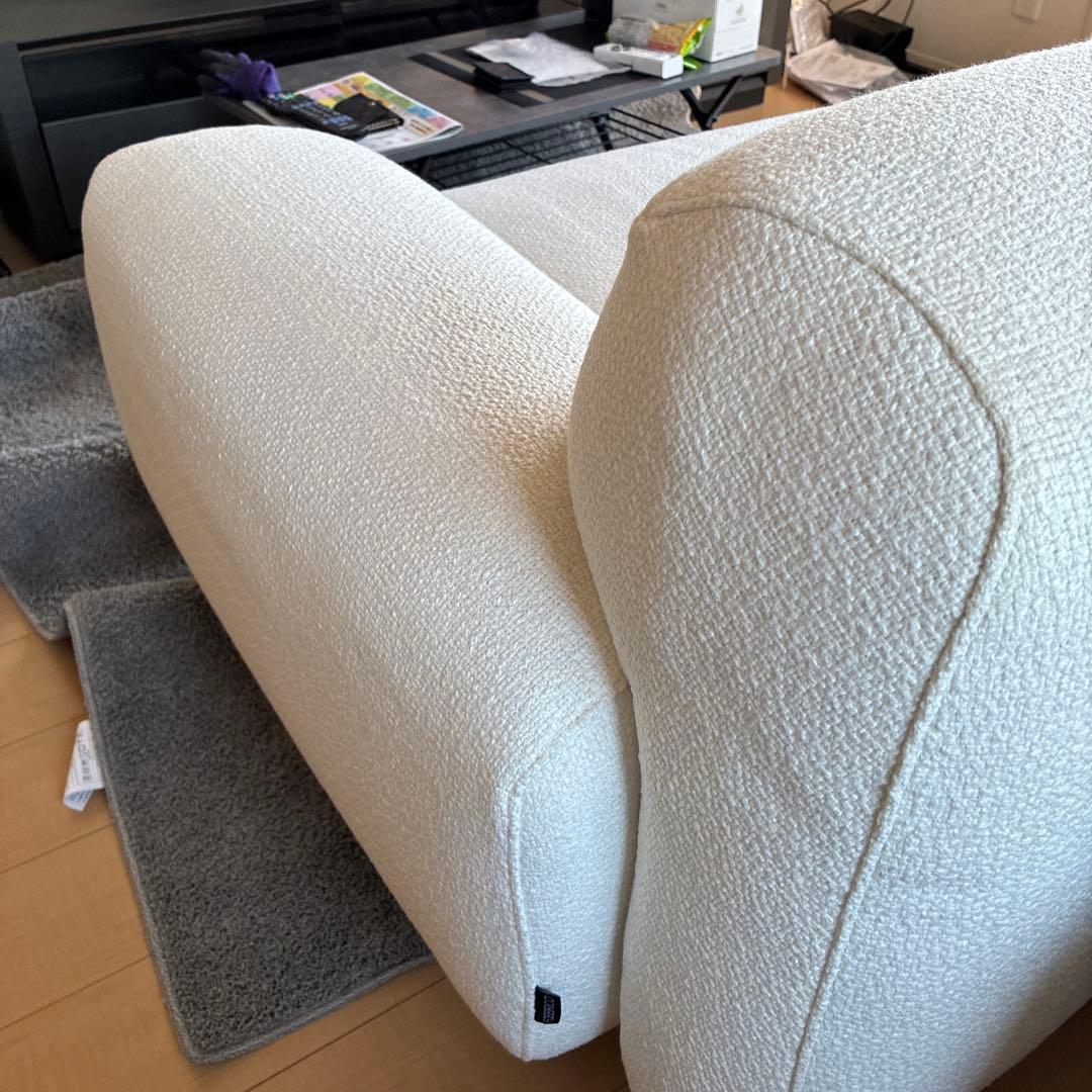 大塚家具ホワイトファブリックソファ モダンデザイン