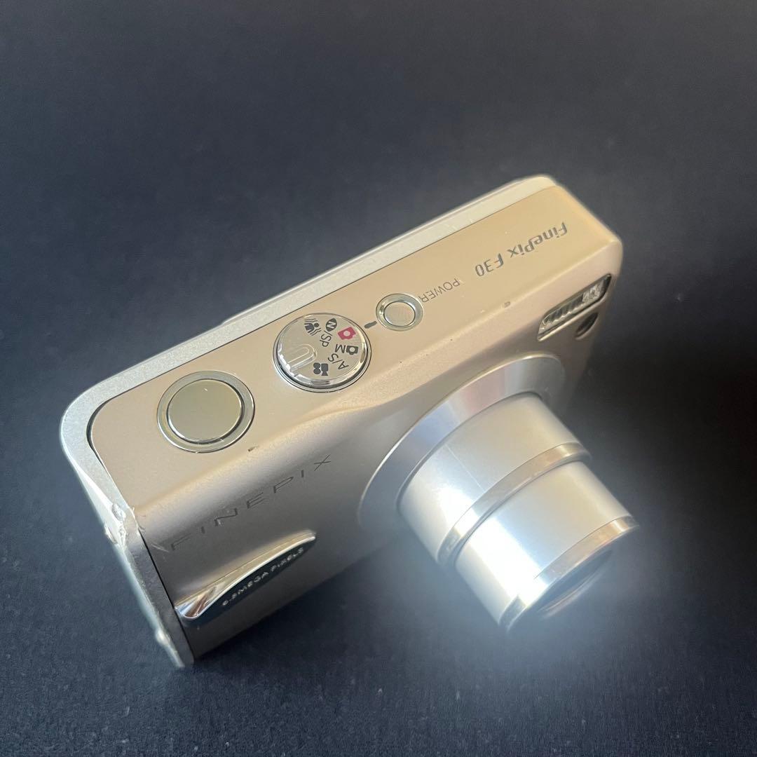 FUJIFILM finepix F30 コンデジ