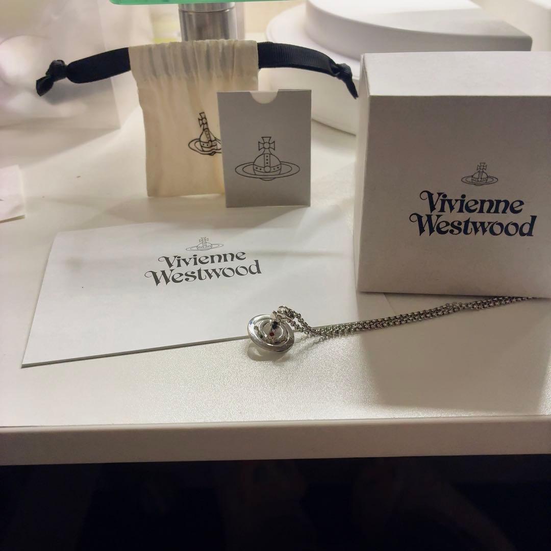 アクセサリー Vivienne Westwood New Petite Orb Pendant