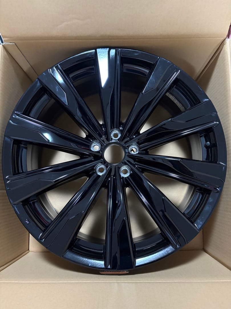 トヨタ　クラウンスポーツ　ホイール4本　新車納車前外し　21インチ