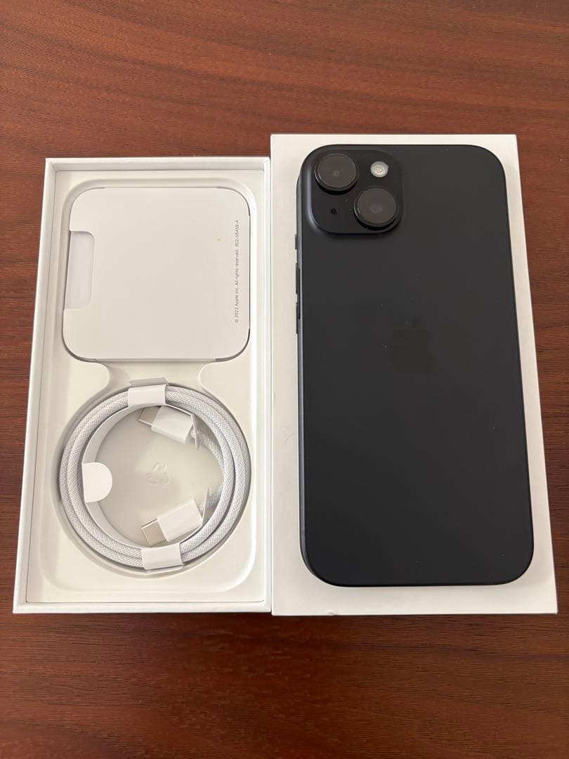 美品Apple iPhone15 ブラック 本体 SIMフリー バッテリ100%