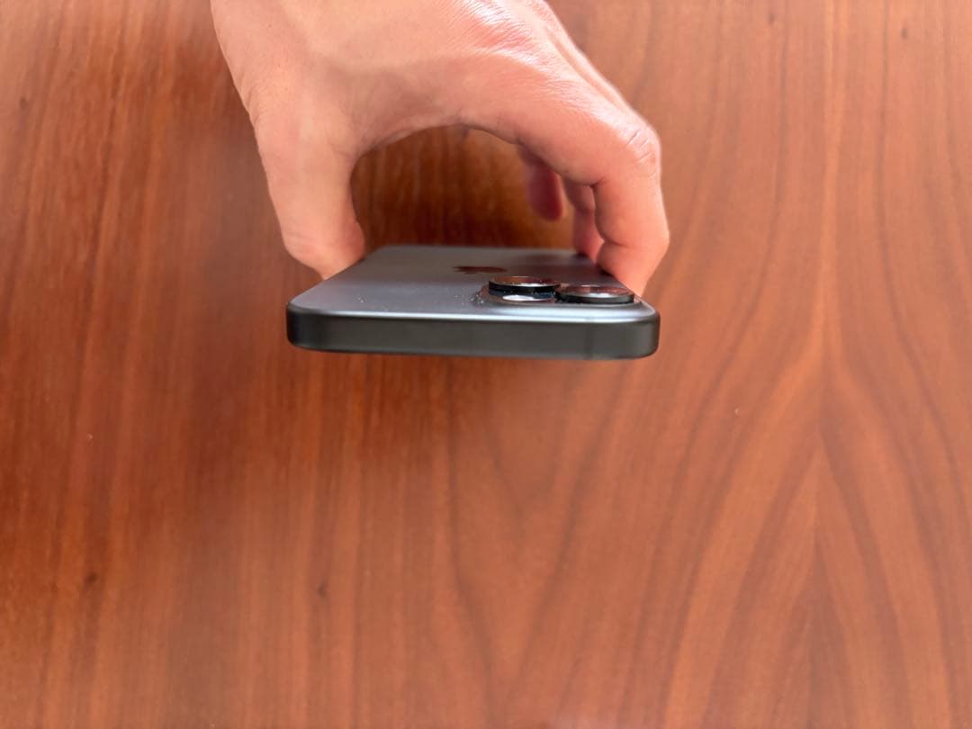 美品Apple iPhone15 ブラック 本体 SIMフリー バッテリ100%