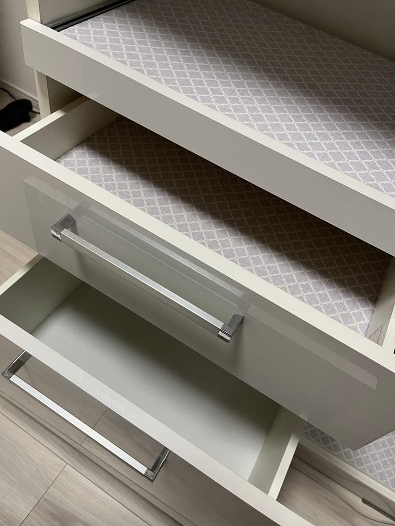 食器棚　1月18日まで出品