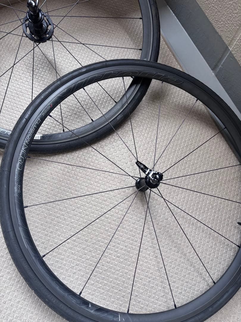 Vittoria ELUSION NERO シマノフリー 前後700cホイール