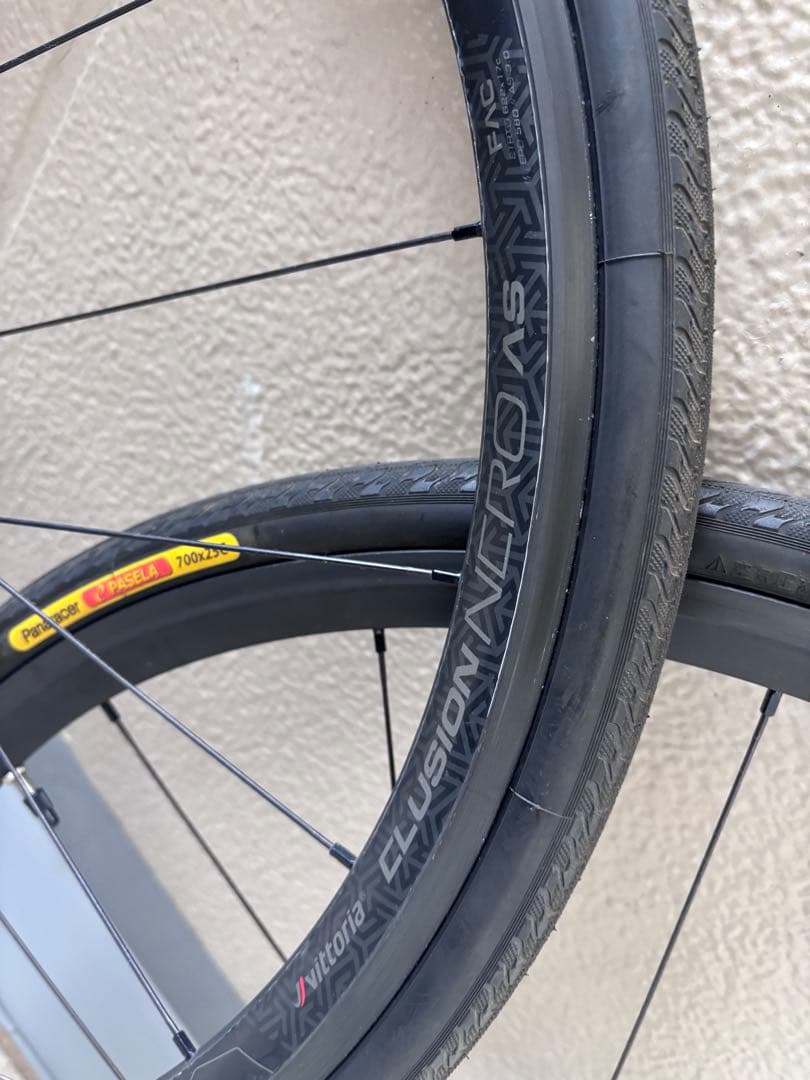 Vittoria ELUSION NERO シマノフリー 前後700cホイール