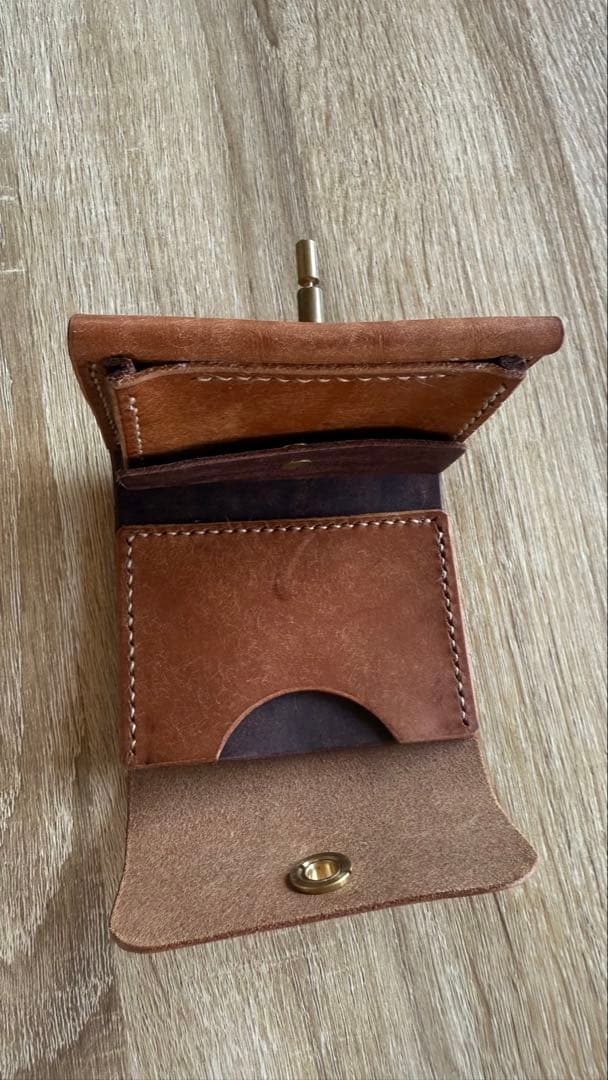 旅するネコ 財布 コンパクト プエブロレザー 革 レザー ヴィアッジオ　新品