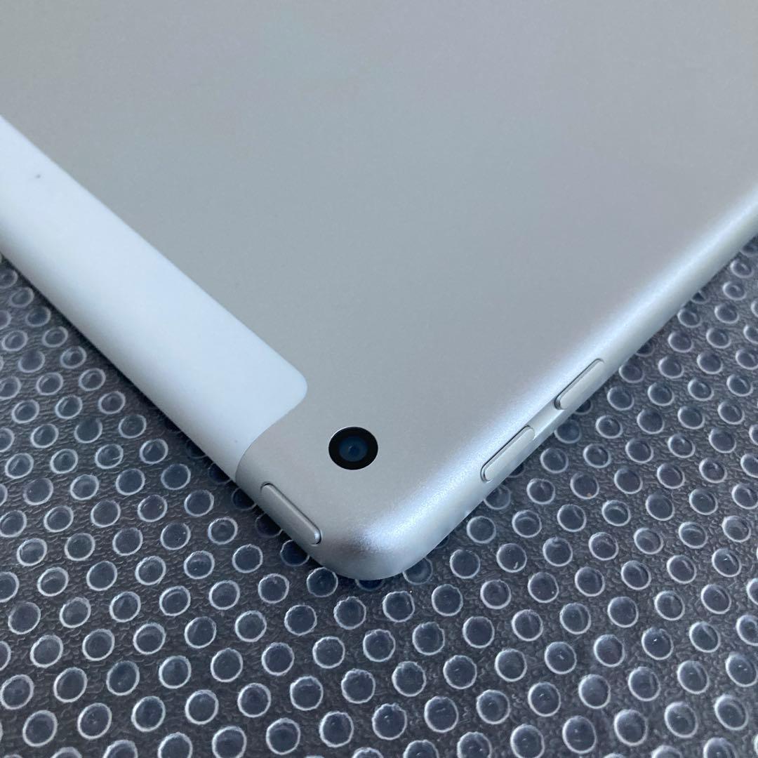 4003 極美品新品級☆電池ほぼ新品☆iPad5第5世代32GB SIMフリー☆