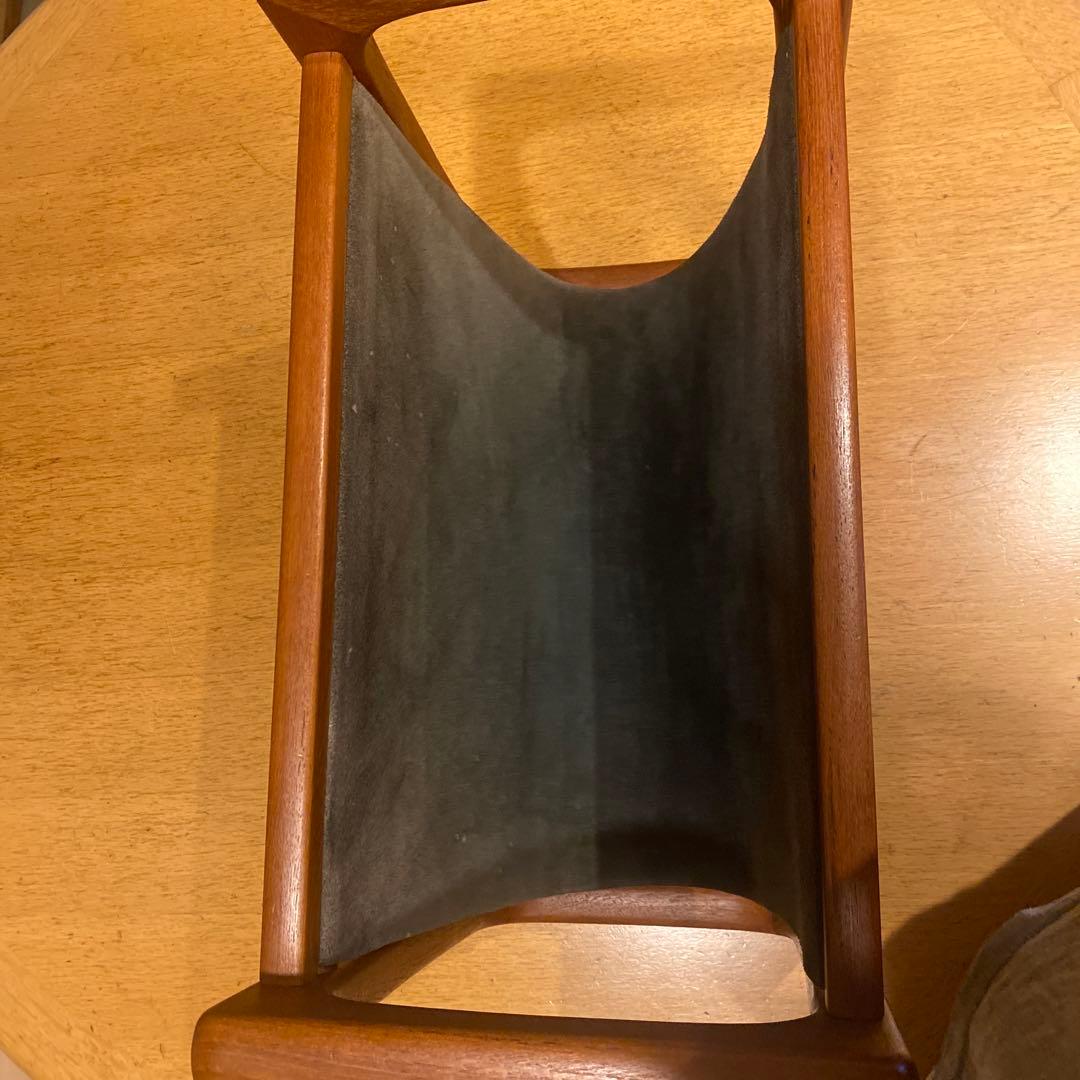 デンマークAksel Kjersgaard チーク材マガジンラック