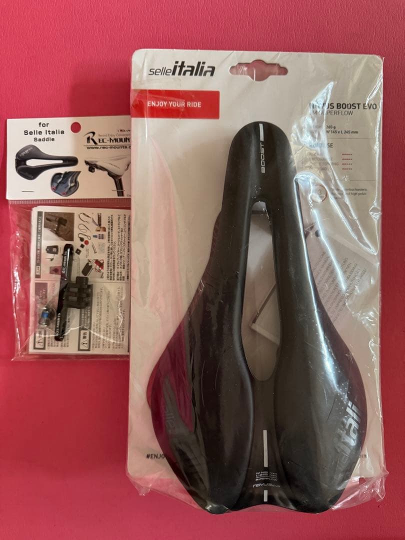 セライタリア Novus Boost EVO サドル +レックマウント