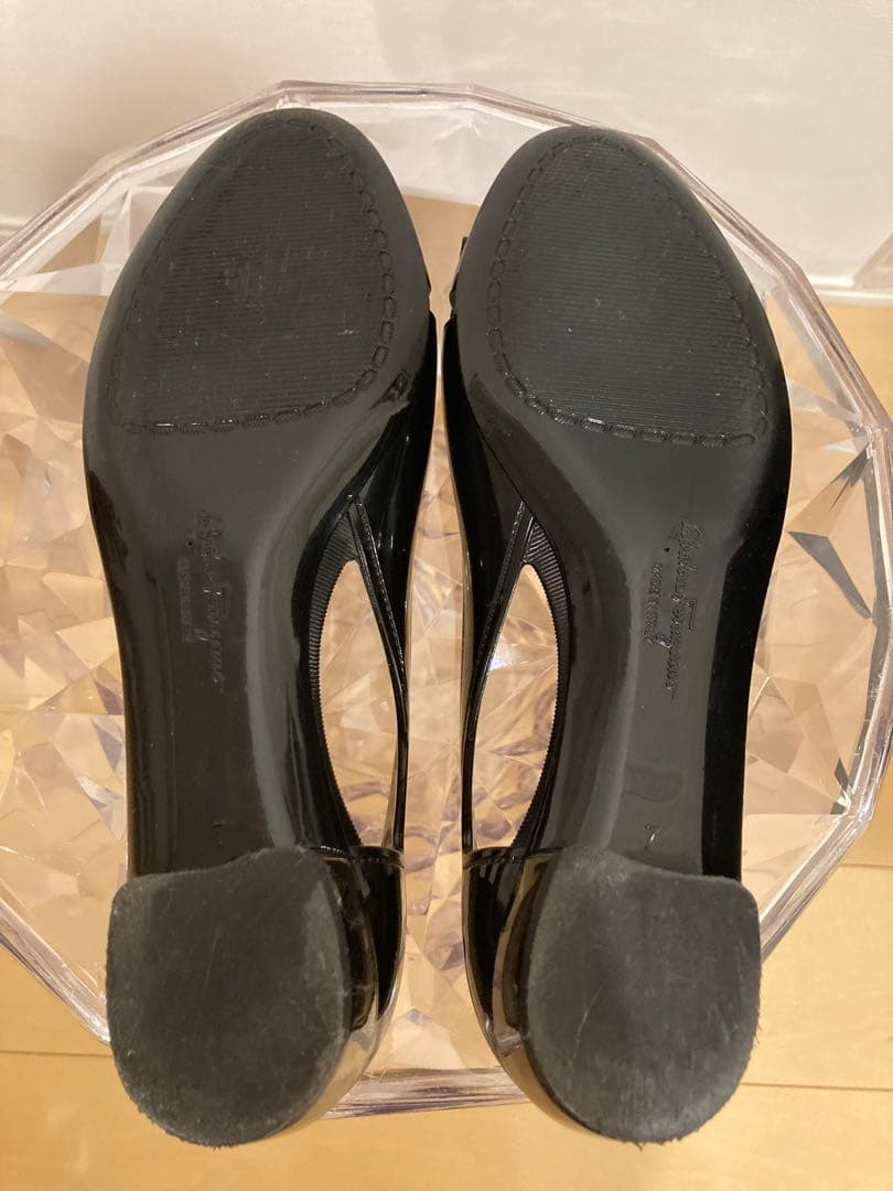 【FERRAGAMO】 ブラック フラットシューズ