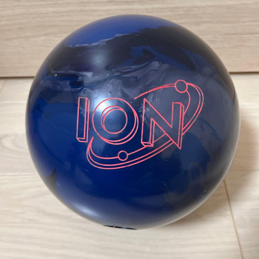 ボウリングボール　ストーム社アイオンプロ