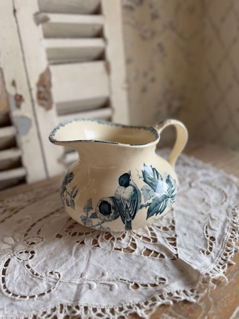 クレイユモントローマルセイユ青い小鳥と草花ベリー柄の陶器ピシェピッチャー