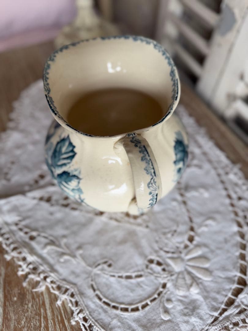 クレイユモントローマルセイユ青い小鳥と草花ベリー柄の陶器ピシェピッチャー