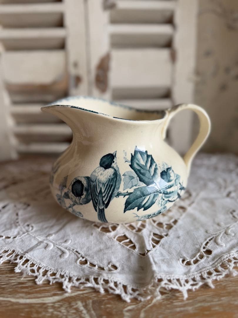 クレイユモントローマルセイユ青い小鳥と草花ベリー柄の陶器ピシェピッチャー