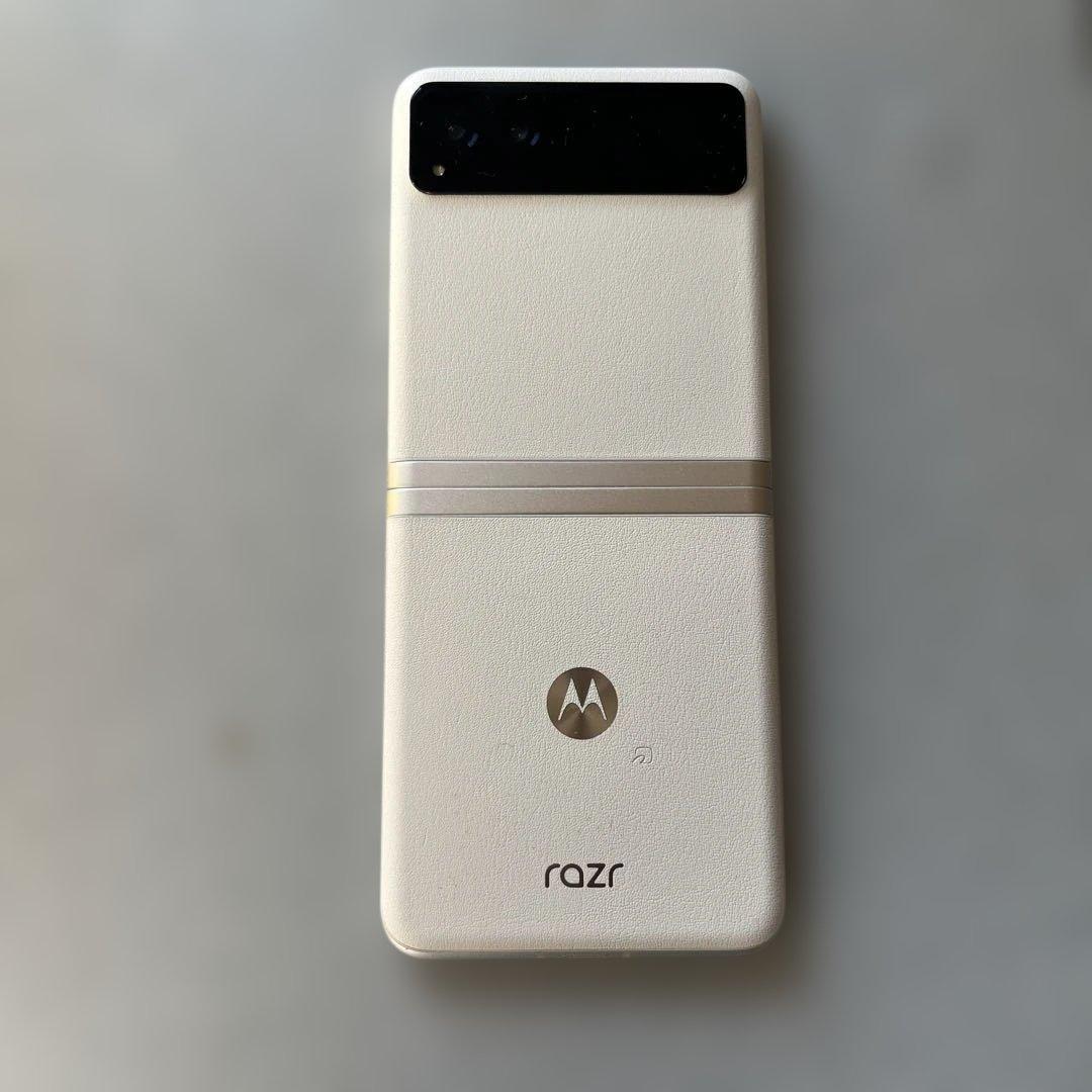 R*o様 motorola razr 40s 256GB ホワイト