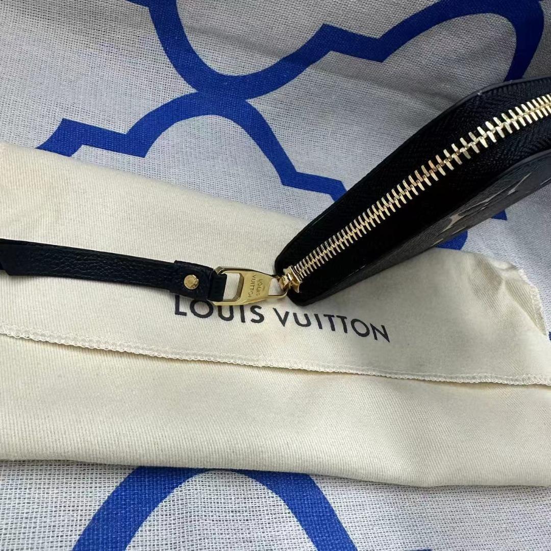 モノグラムバイカラー　ジッピーウォレット