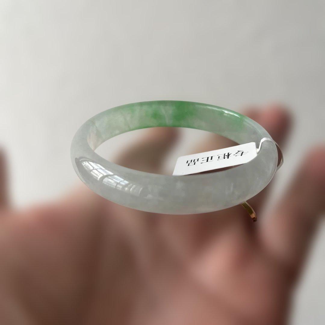 翡翠バングル