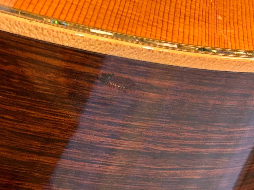 YAMAHA LL36 ピックアップ付き　専用ハードケース付き