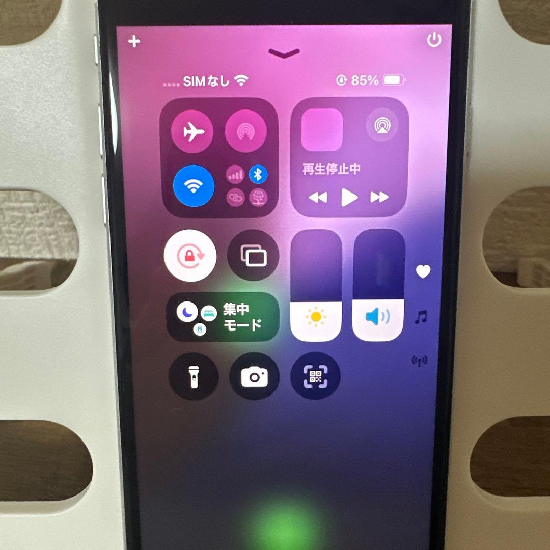 米*助様 iPhone SE（第2世代）64GB SIMフリー バッテリー84％
