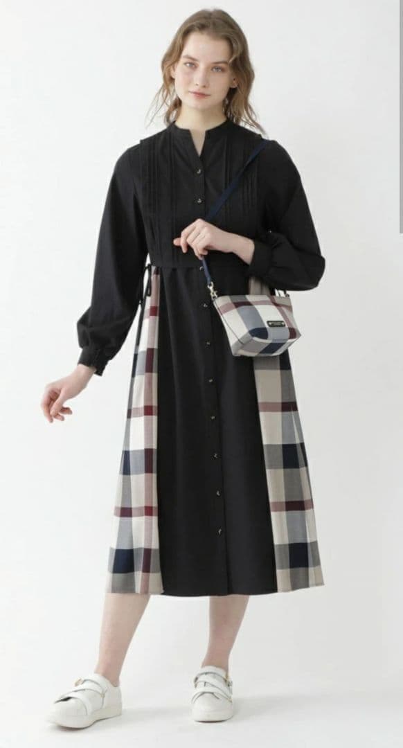 ブルーレーベルクレストブリッジ　プリーツ　サイドリボン　フレア　ロングワンピース