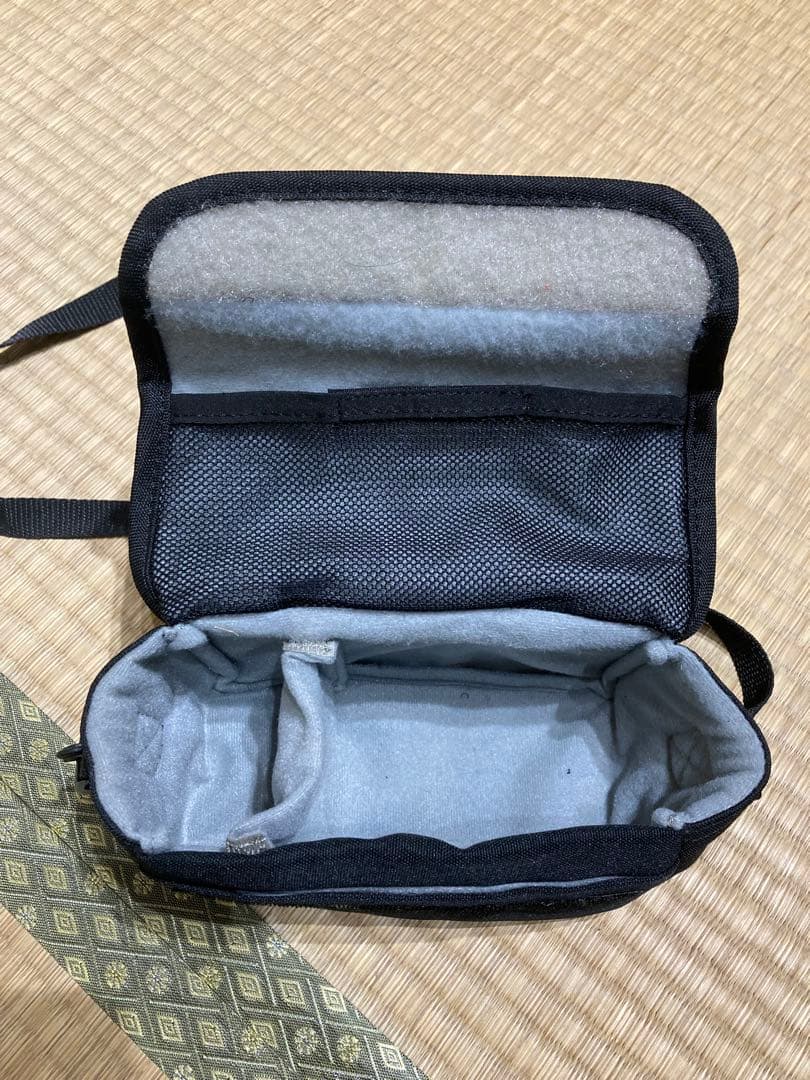 SONY HDR-CX670 ビデオカメラ バッテリー×3・充電器・入れ物付き