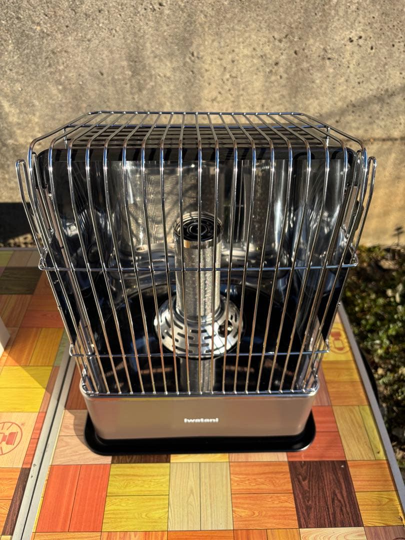 イワタニカセットガスストーブ、デカ暖。