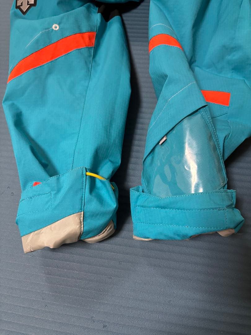 デサント　140 スキーウェア　スキーウエア　DESCENT 子供　上下セット