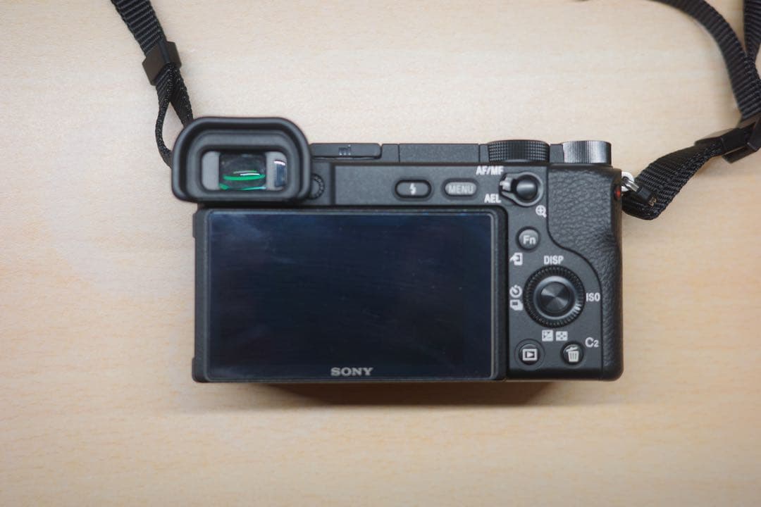 【出品2/8まで】SONY α6400 ミラーレス一眼カメラ