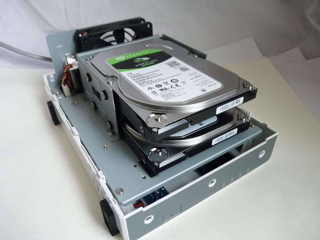 外付けハードディスク・ドライブ Synology DS218j NAS /Seagate ST1000DM010