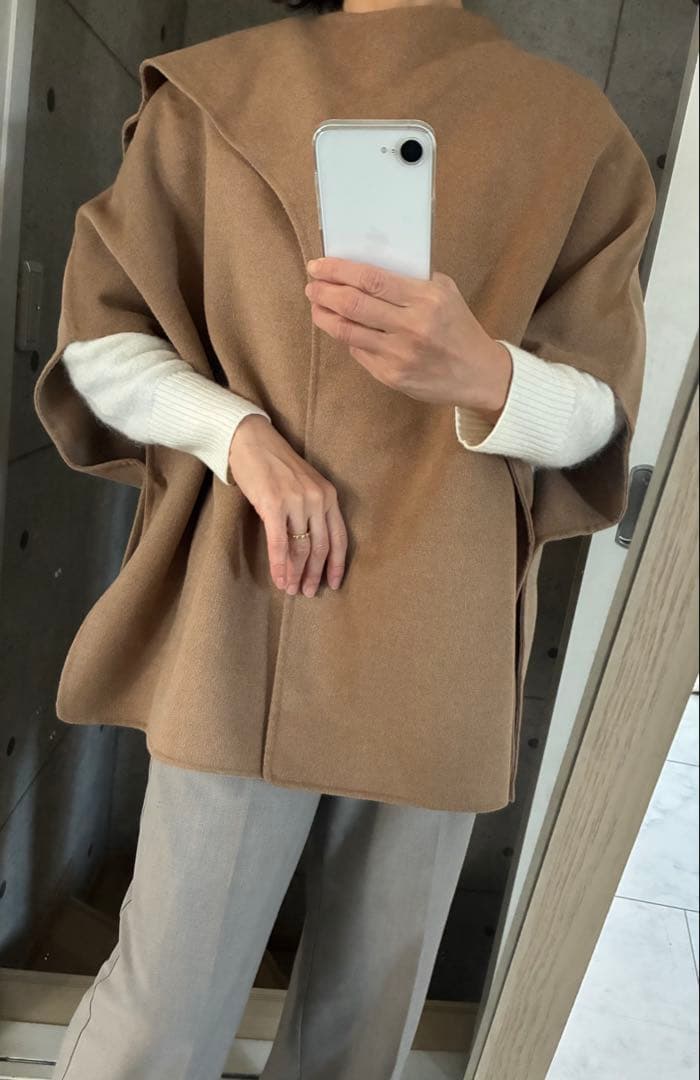 完売！新品COS ウールケープコート　キャメルベージュ