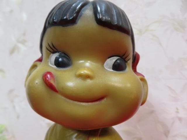 ま*う様 【ee1425/6】不二家のミルキー　ペコちゃん 　首振り人形ソフビ