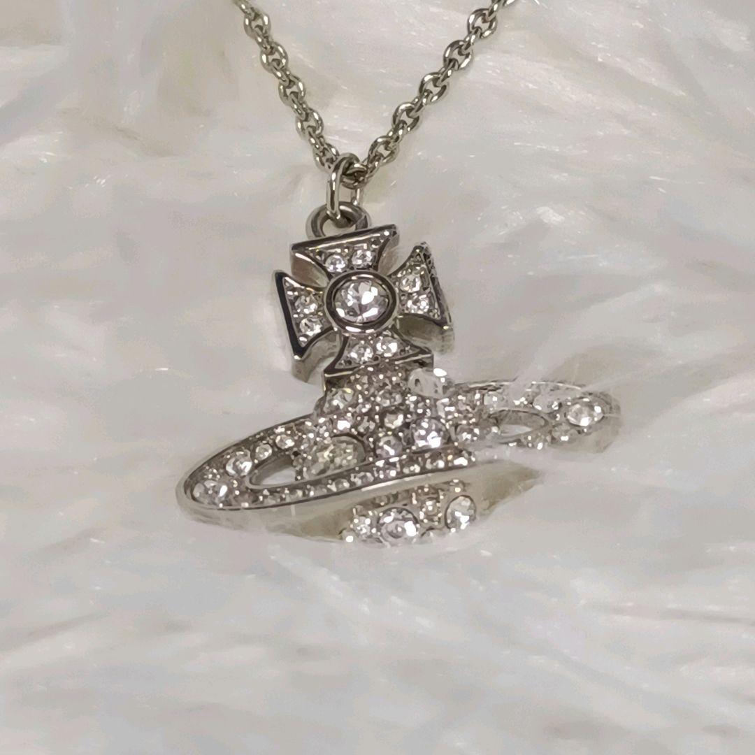 Vivienne Westwood オーブ ネックレス
