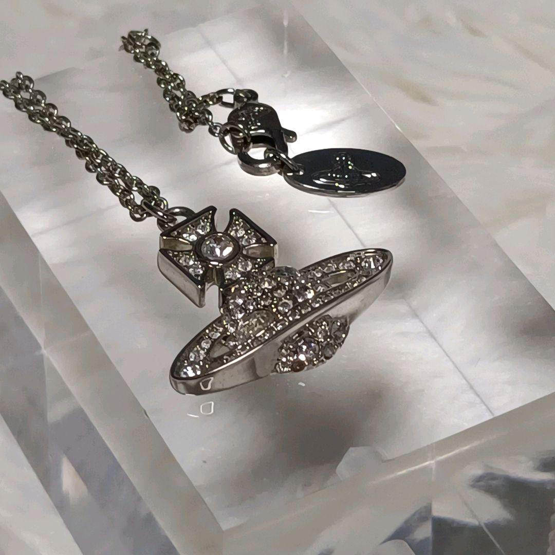 Vivienne Westwood オーブ ネックレス