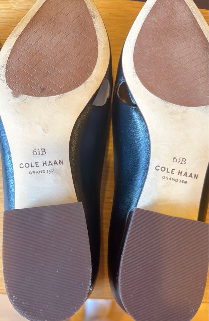 美品　23.5 タッセル　フラットシューズ　COLE HAAN ブラック