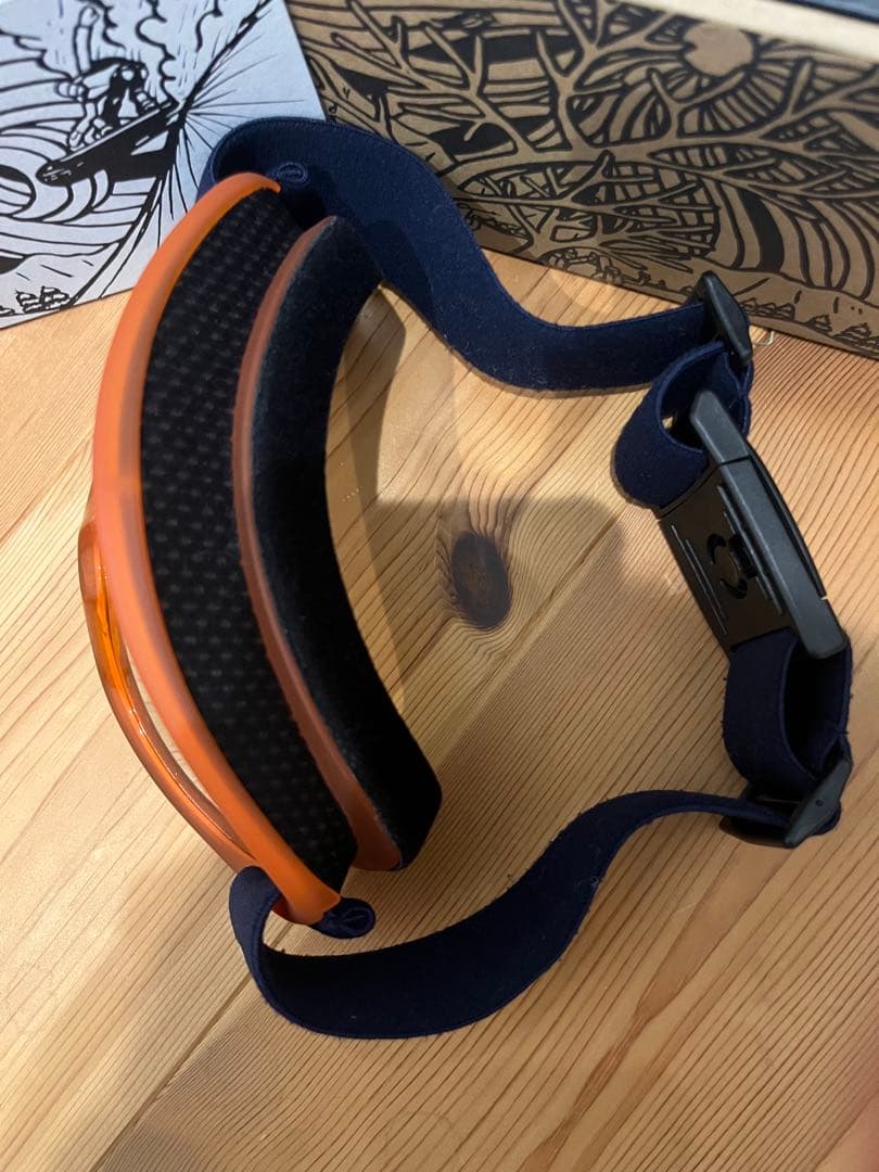 美品　REVOLT SUPER LIGHT FRAME ゴーグル　調光