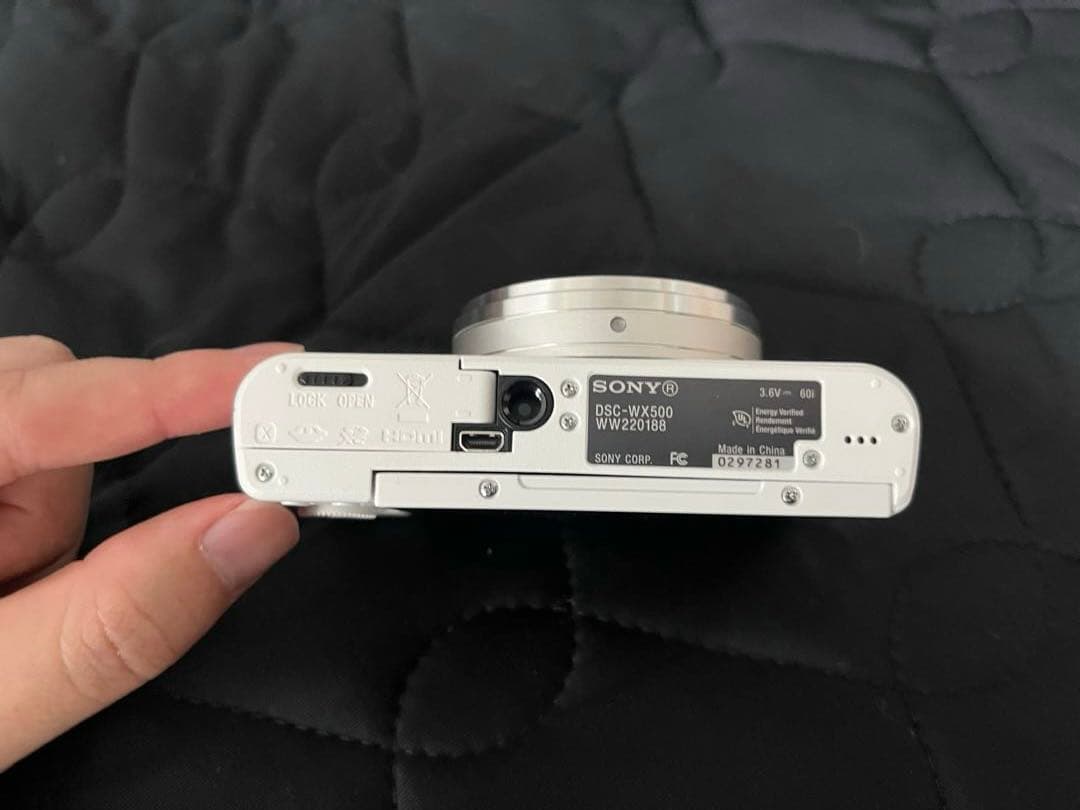 【極美品】SONY デジカメ Cyber-shot DSC-WX500 ホワイト